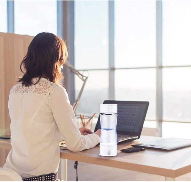 Portable 3 Minute Hydrogen-Rich Water Bottle Rechargeable High Concentration Hydrogen Generator Glass Bottle Anti-Aging Anti-Oxidation Alkaline Water Generator, 430Ml