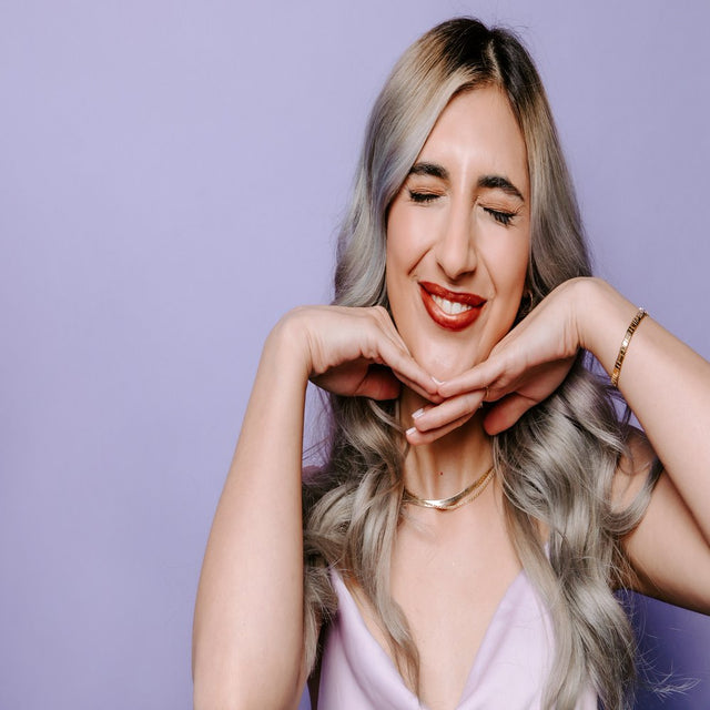 Juwel Cosmetics - XL Mascara, Maximizes Lashes with This Advanced Formula That Imparts Extreme Volume, Separation, Length, Lift and Defined Lashes.